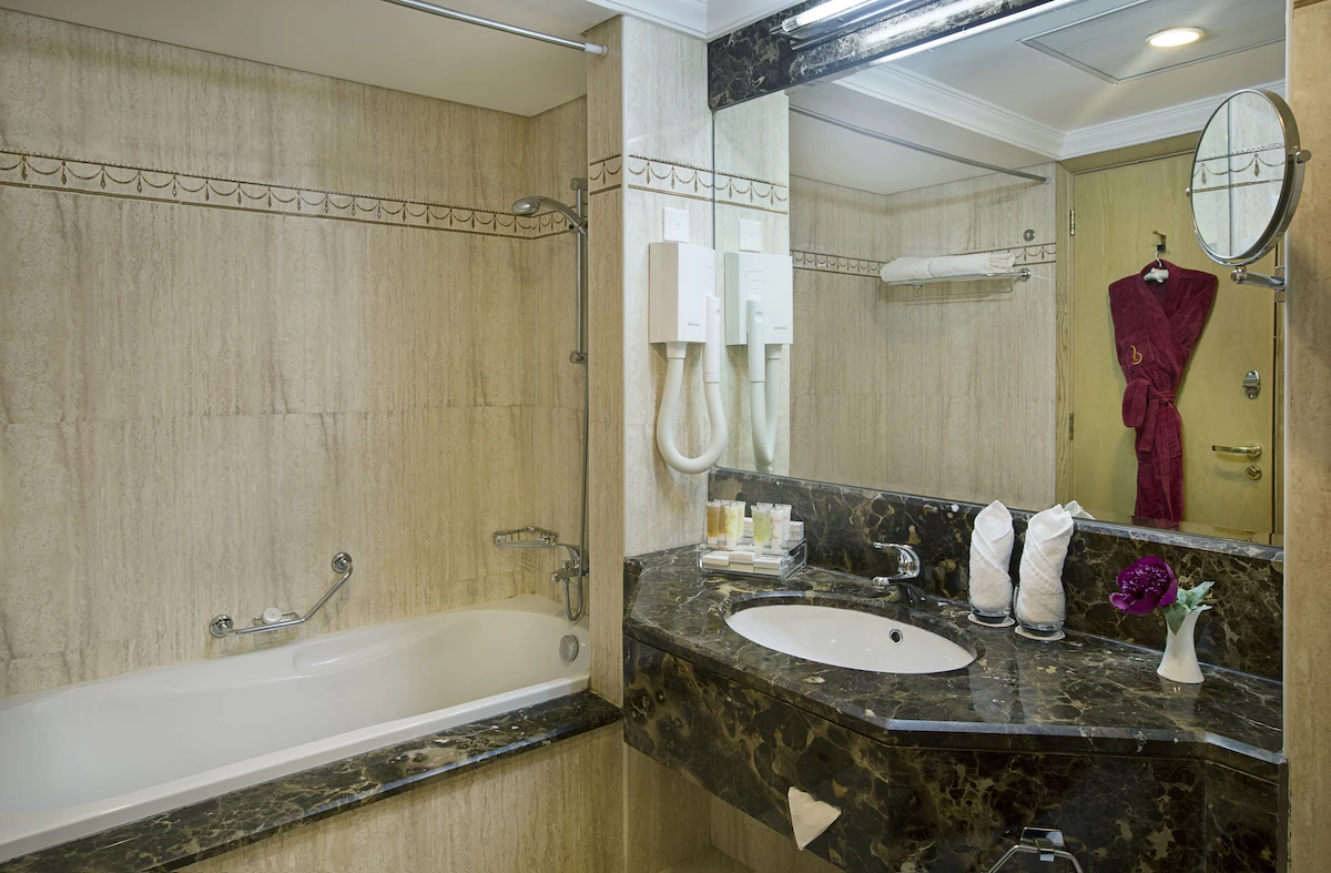 حمام هتل سیتی سیزنز دبی